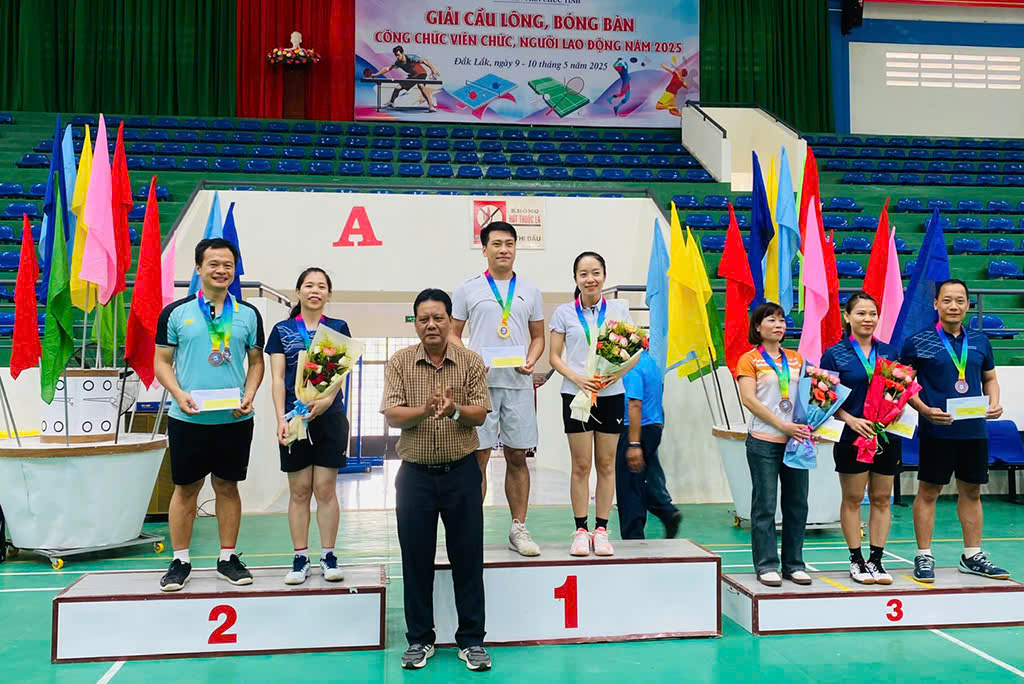 Gần 200 vận động viên tham gia Giải bóng bàn, cầu lông công chức, viên chức, người lao động 2025