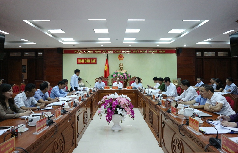 UBND tỉnh họp thông qua các nội dung thuộc thẩm quyền