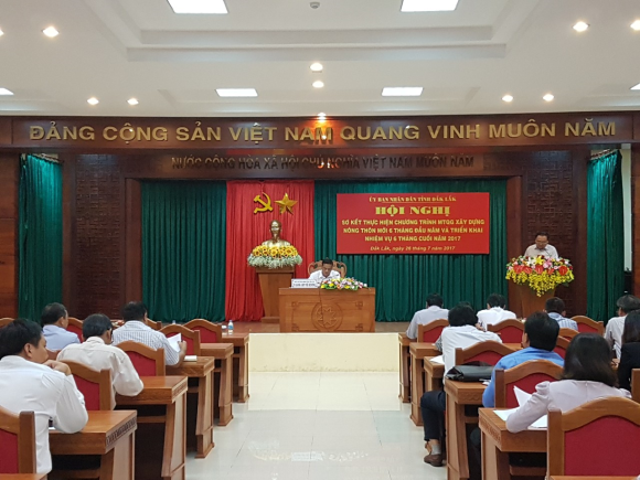 UBND tỉnh tổ chức Hội nghị Sơ kết 06 tháng đầu năm và triển khai nhiệm vụ trọng tâm 6 tháng cuối năm 2017 Chương trình mục tiêu quốc gia xây dựng nông thôn mới