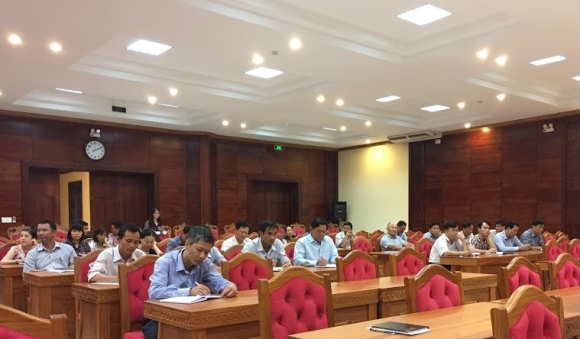 Đảng bộ Văn phòng UBND tỉnh tổ chức học tập, quán triệt nghị quyết của Đảng.