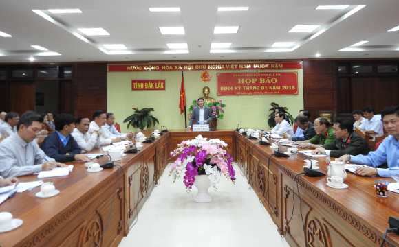 UBND tỉnh tổ chức họp báo định kỳ tháng 01 năm 2018