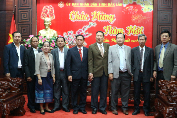 Đoàn lãnh đạo cấp cao tỉnh Attapeu, Cộng hòa Dân chủ Nhân dân Lào thăm và chúc Tết tại tỉnh Đắk Lắk
