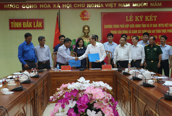 UBND tỉnh ký kết Quy chế phối hợp, Chương trình phối hợp với Ủy ban Mặt trận Tổ quốc Việt Nam tỉnh và Ban Chấp hành đoàn Thanh niên Cộng sản Hồ Chí Minh tỉnh Đắk Lắk