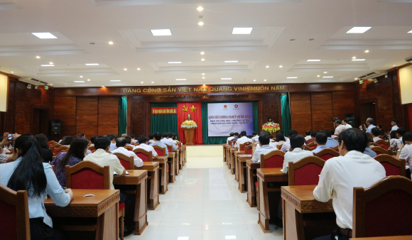 Khai mạc Khóa bồi dưỡng nghiệp vụ đối ngoại cho các tỉnh, thành khu vực miền Trung, Tây Nguyên