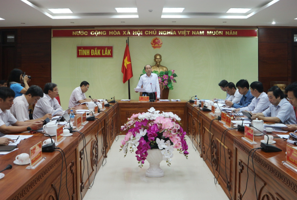 UBND tỉnh tổ chức họp lấy ý kiến các thành viên UBND tỉnh để thông qua nội dung trình kỳ họp thứ 6 của HĐND khóa IX