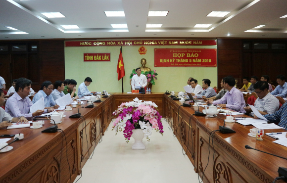 UBND tỉnh tổ chức họp báo định kỳ tháng 5/2018