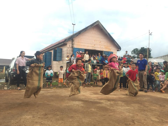 “Vui Tết Trung thu” cùng buôn kết nghĩa