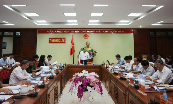 UBND tỉnh họp lấy ý kiến thành viên UBND tỉnh các nội dung trình kỳ họp thứ 7 HĐND tỉnh khóa IX