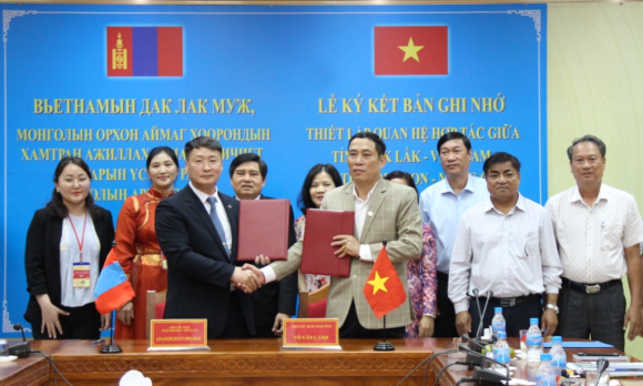 Ký kết Bản ghi nhớ thiết lập quan hệ hợp tác với tỉnh Orkhon