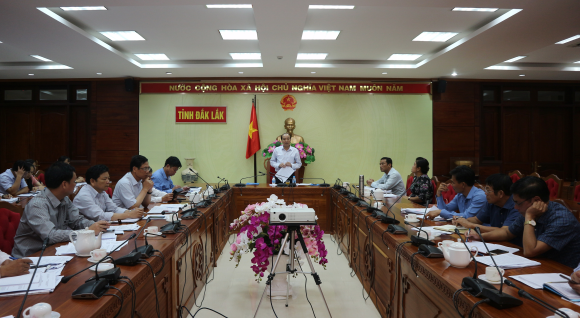 UBND tỉnh họp giải quyết các vướng mắc của các dự án đầu tư phát triển quỹ đất