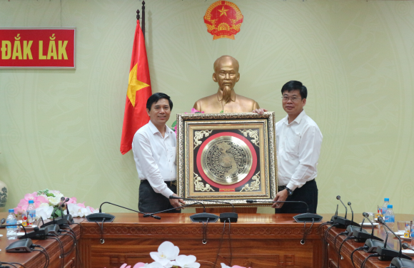 Trao đổi, học tập kinh nghiệp giữa Văn phòng UBND tỉnh Đắk Lắk và Văn phòng UBND tỉnh Hà Nam