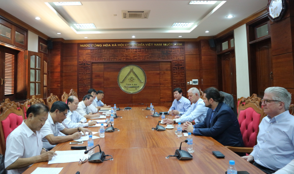 UBND tỉnh làm việc với Công ty Cổ phần năng lượng tái tạo Lương Tài