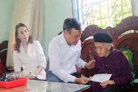 Phó Chủ tịch UBND tỉnh Đào Mỹ thăm, tặng quà gia đình chính sách trên địa bàn tỉnh Đắk Lắk