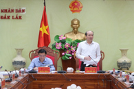 Họp thành viên UBND tỉnh thông qua nội dung trình HĐND tỉnh khoá X