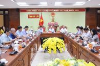 Thành viên UBND tỉnh Đắk Lắk góp ý, thông qua các nội dung quan trọng